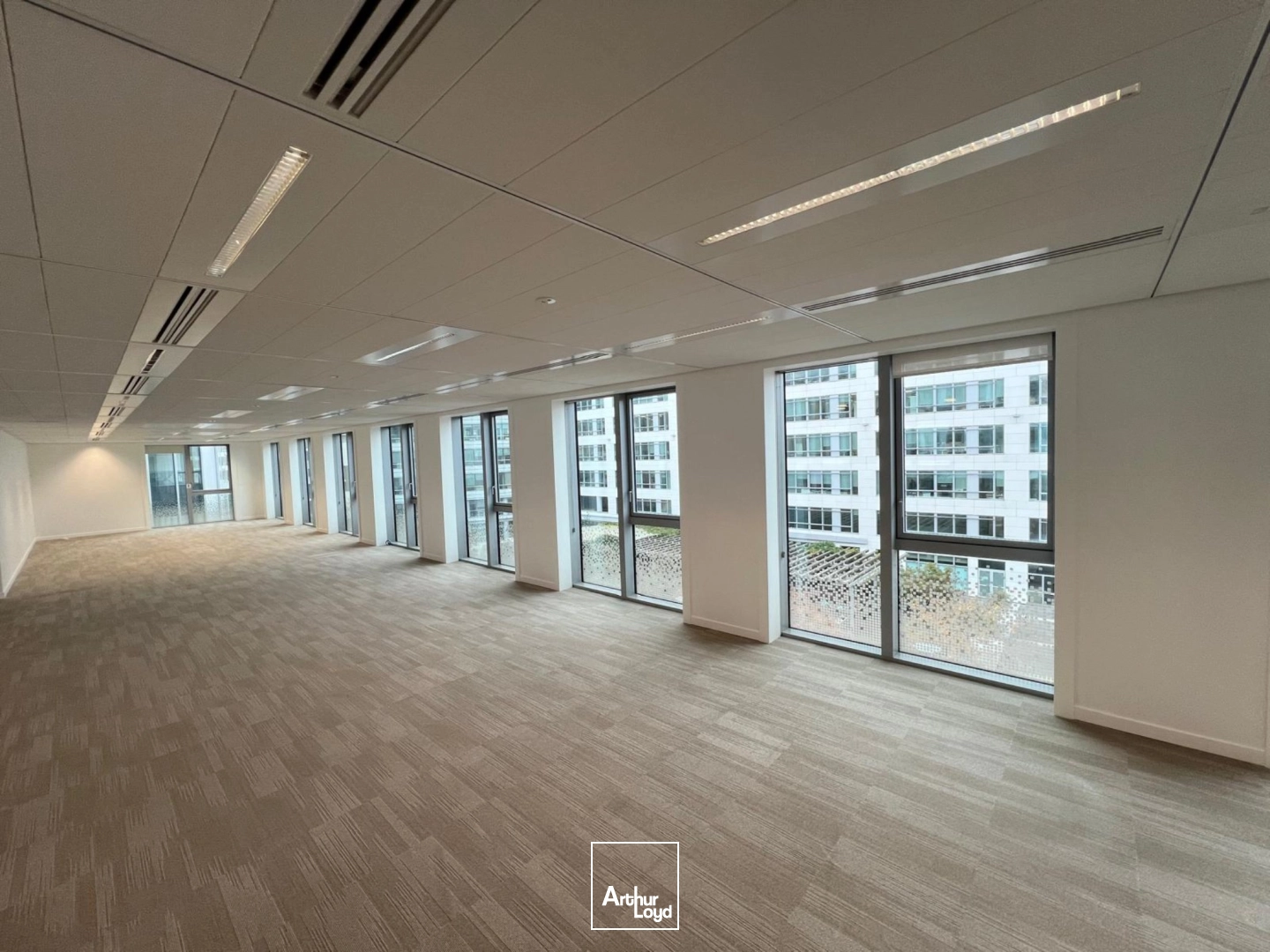 Bureaux très lumineux à louer - Quartier dynamique de Rueil-Malmaison - Accès privilégié aux transports