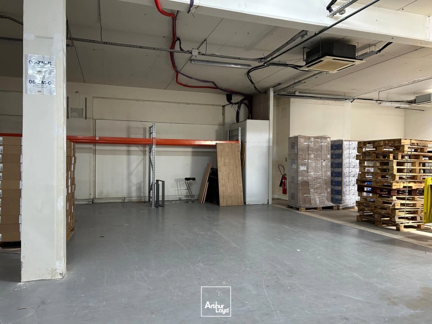 Opportunité d'acquisition de locaux d'activité rapidement accessibles depuis Paris