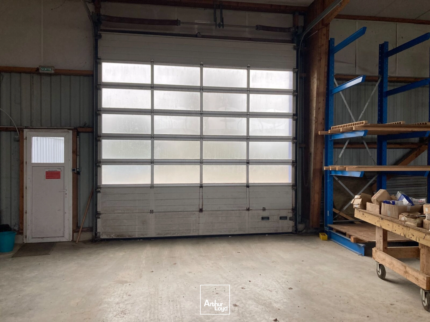 A LOUER - BATIMENT D'ACTIVITE 1185 M² - LANRIVOARE