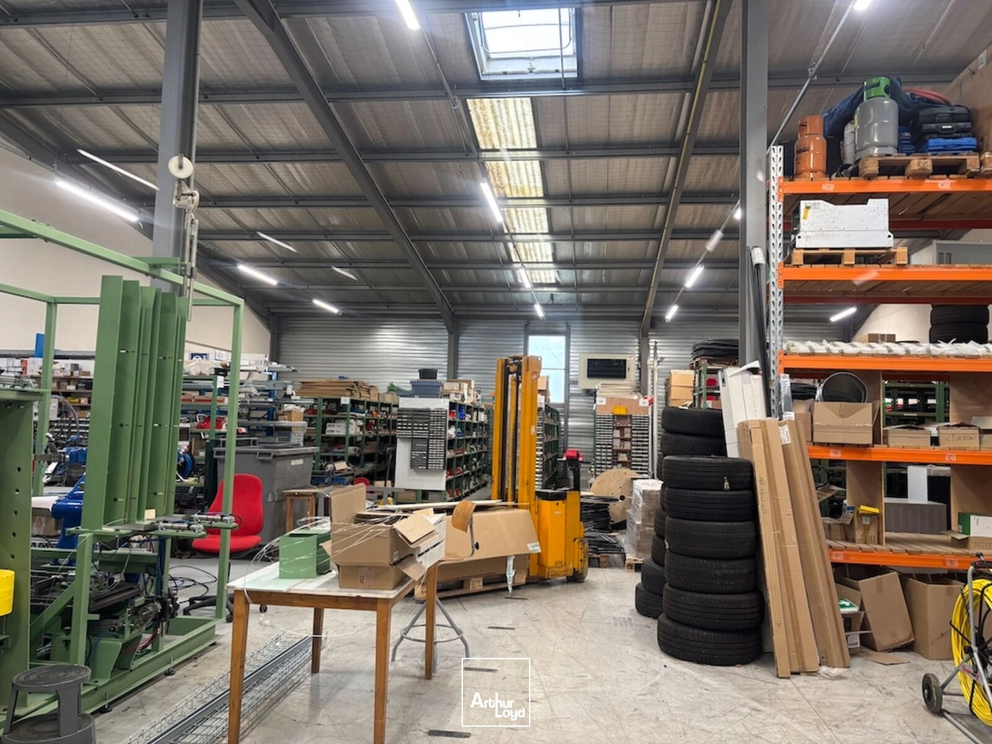 Local d'activités de 390 m² à Saint-Etienne sud-ouest