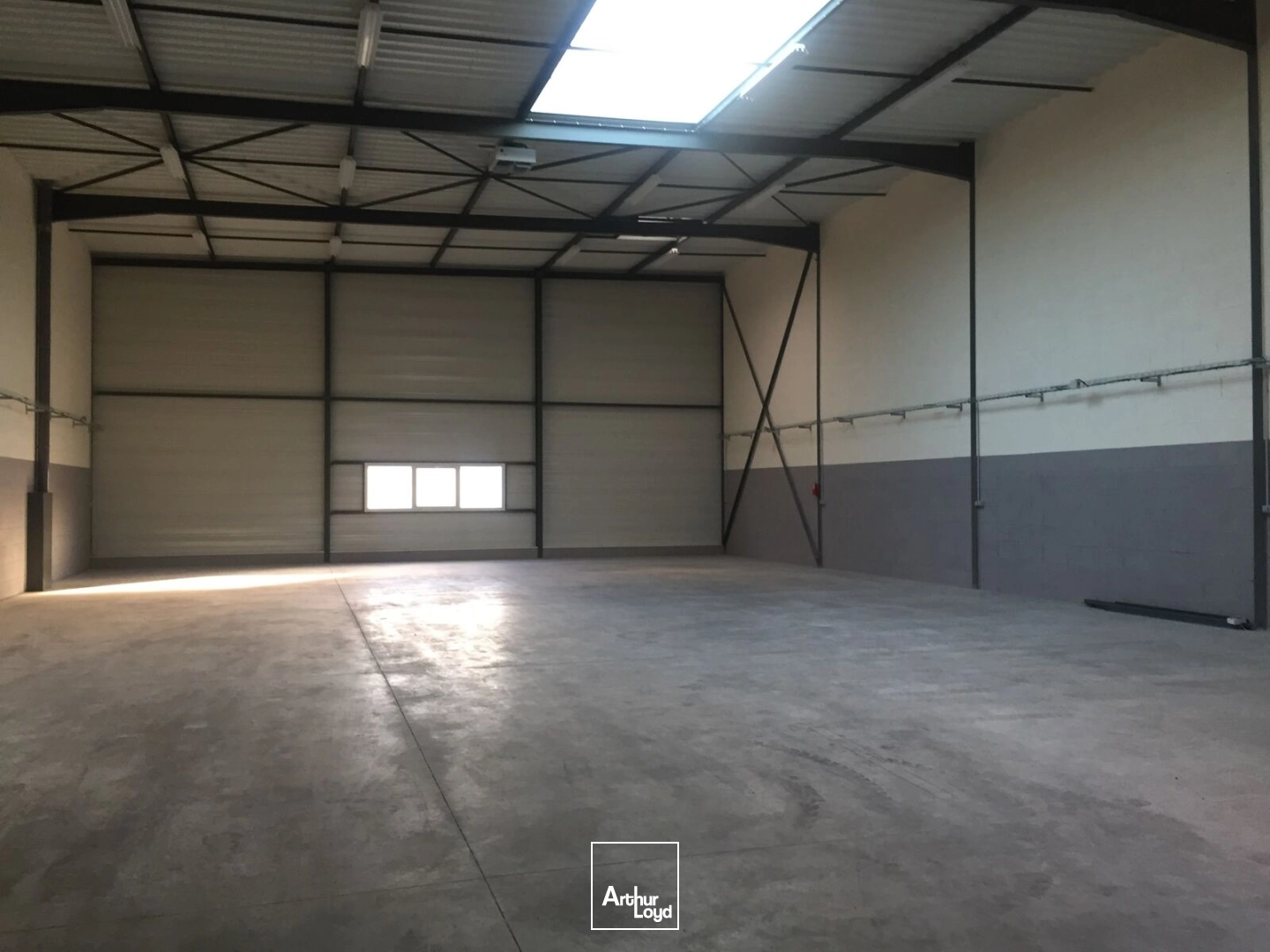 Local d'activité de 335 m² au sein d'une zone attractive à Andrézieux-Bouthéon