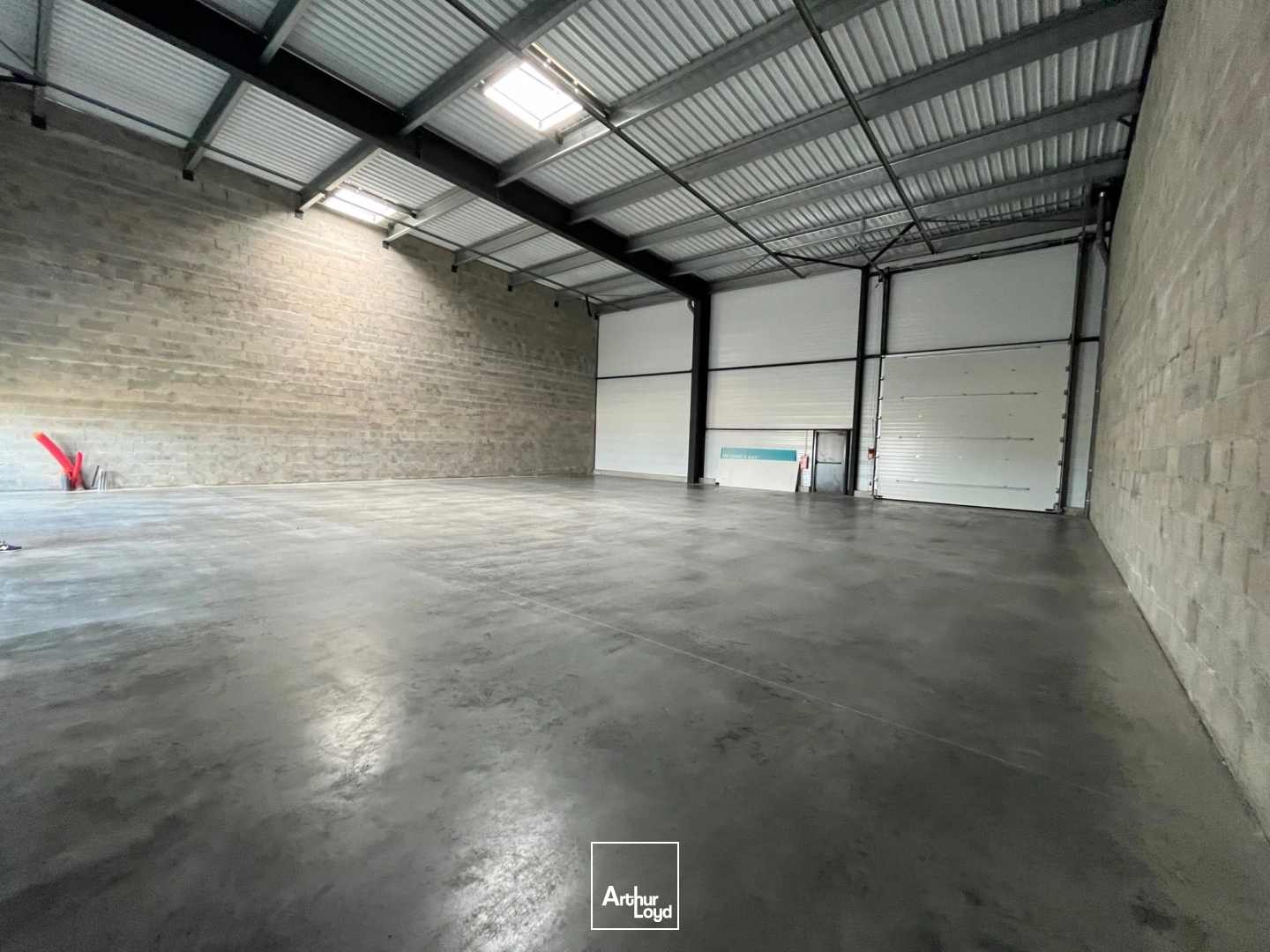 A LOUER - STOCKAGE - 350 M2 - ZI 6 CROIX DONGES