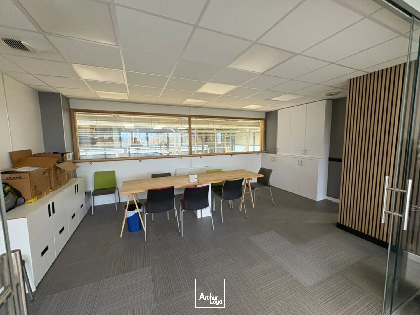 A VENDRE LOCAL D'ACTIVITÉ 1&nbsp;770 M2 ENVIRON PONTPOINT