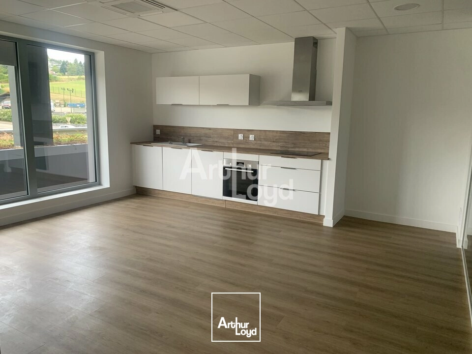 BUREAUX NEUFS-EMPLACEMENT STRATEGIQUE-BELLES PRESTATIONS