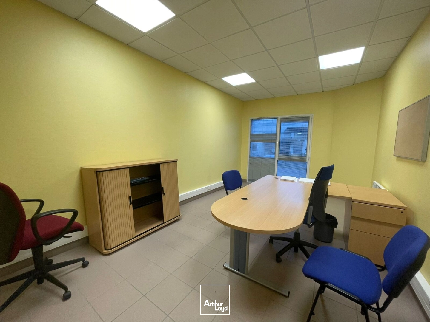 LOCATION - BUREAUX ET LOCAUX D'ACTIVITE - PONTIVY