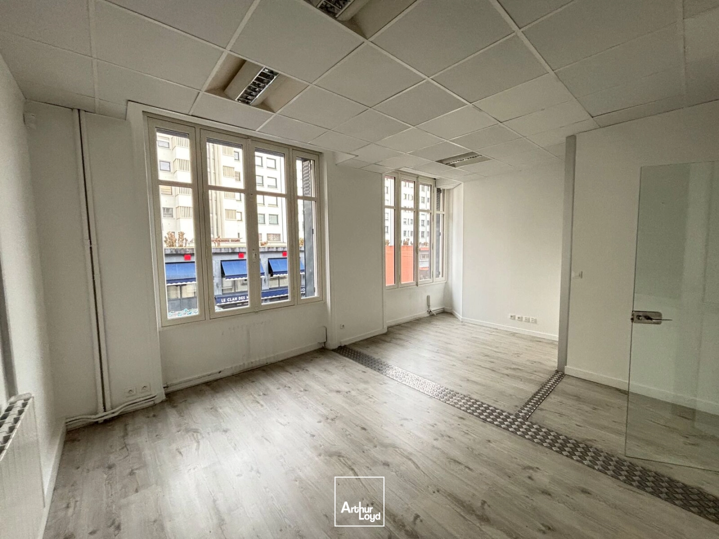 BUREAUX EN LOCATION-140 M²-CENTRE VILLE DE NANTES QUARTIER GRASLIN