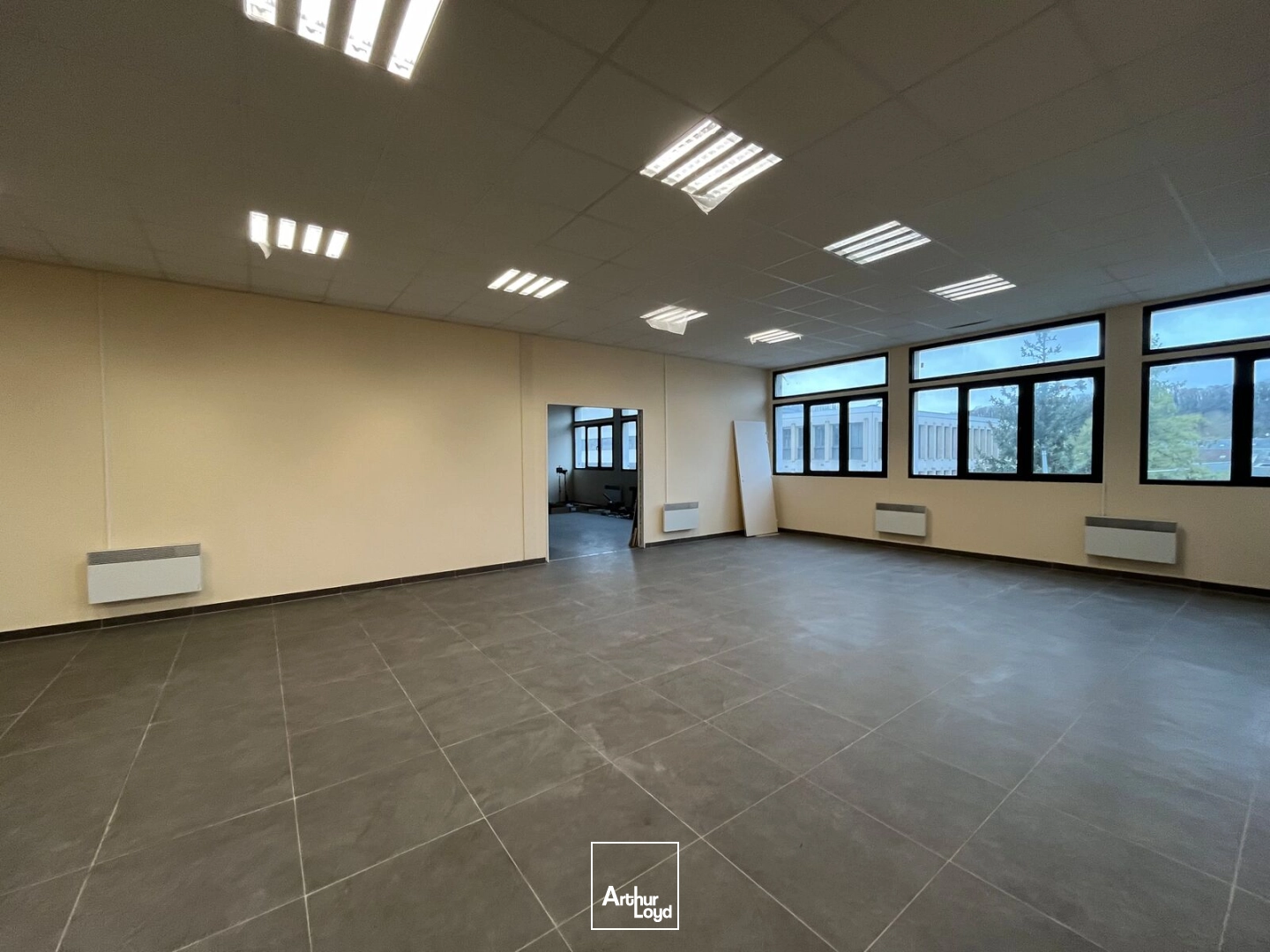 Bureaux - Location - MONTATAIRE - 60160 - 106.75-349.9 - 7619515