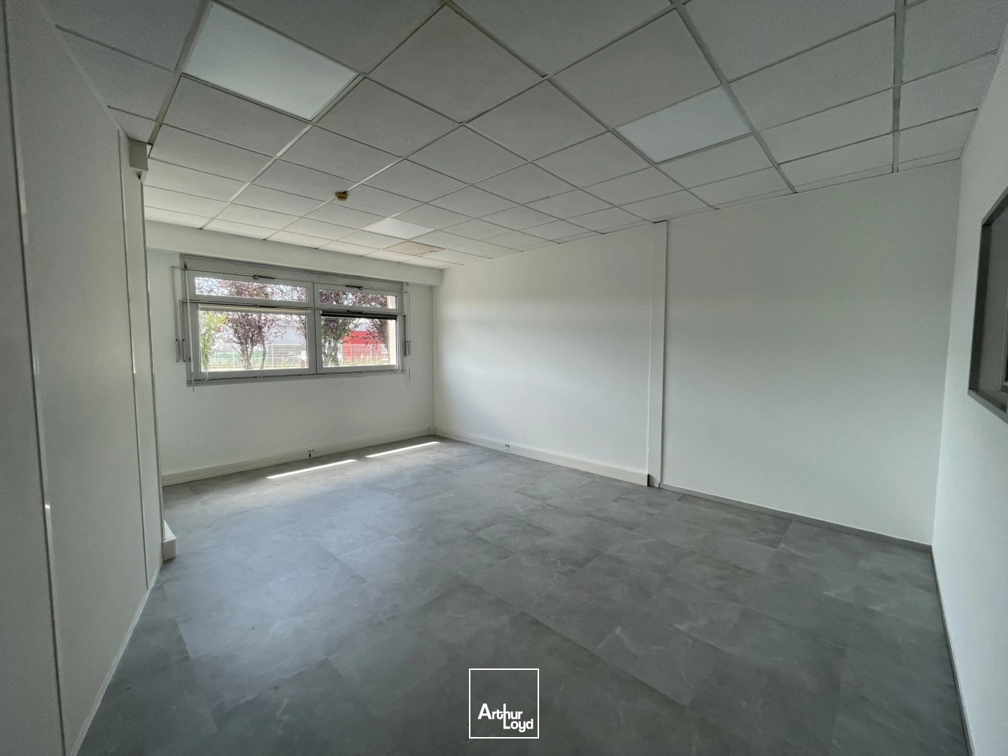 Locaux d'activité & Entrepôts - Vente - NANTES - 44300 - 445-445 - 7641032