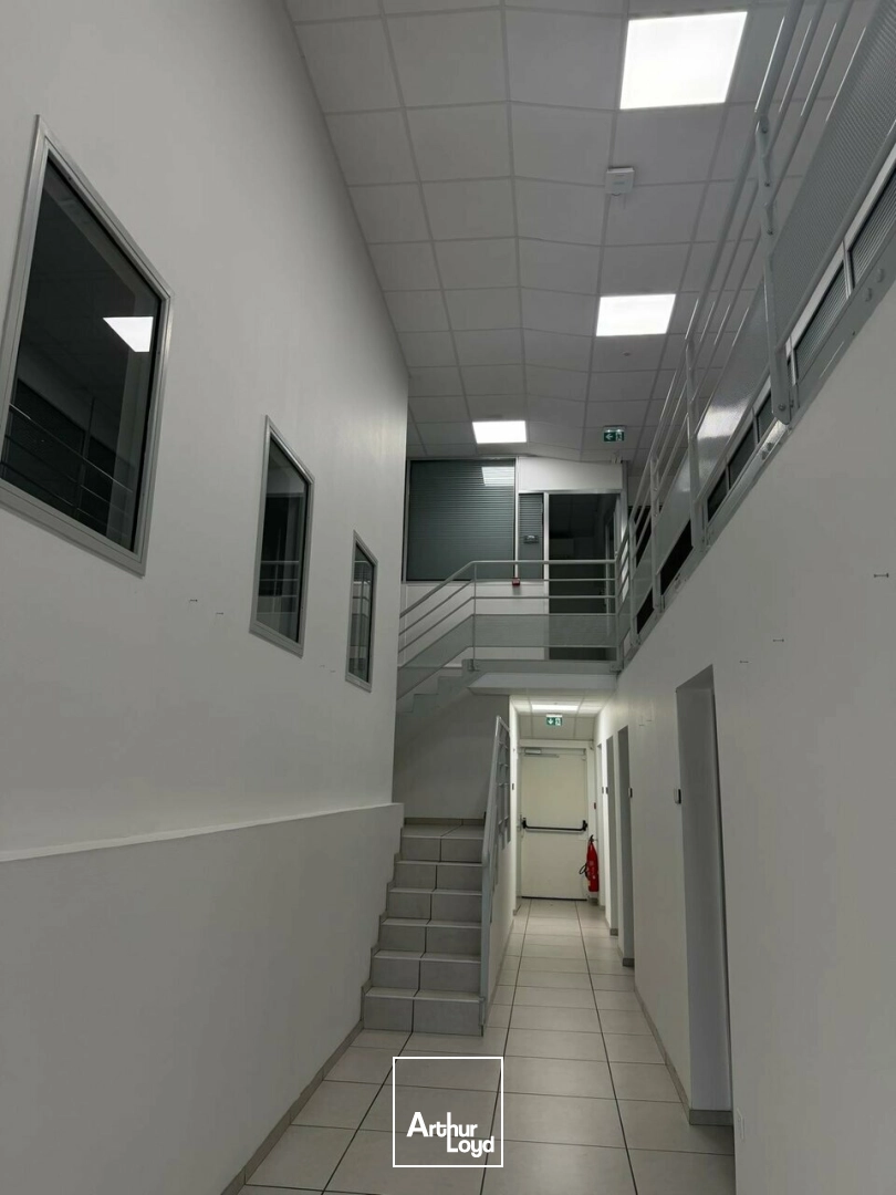 Locaux d'activité & Entrepôts - Vente - BOURGES - 18000 - 1800-1800 - 7644264