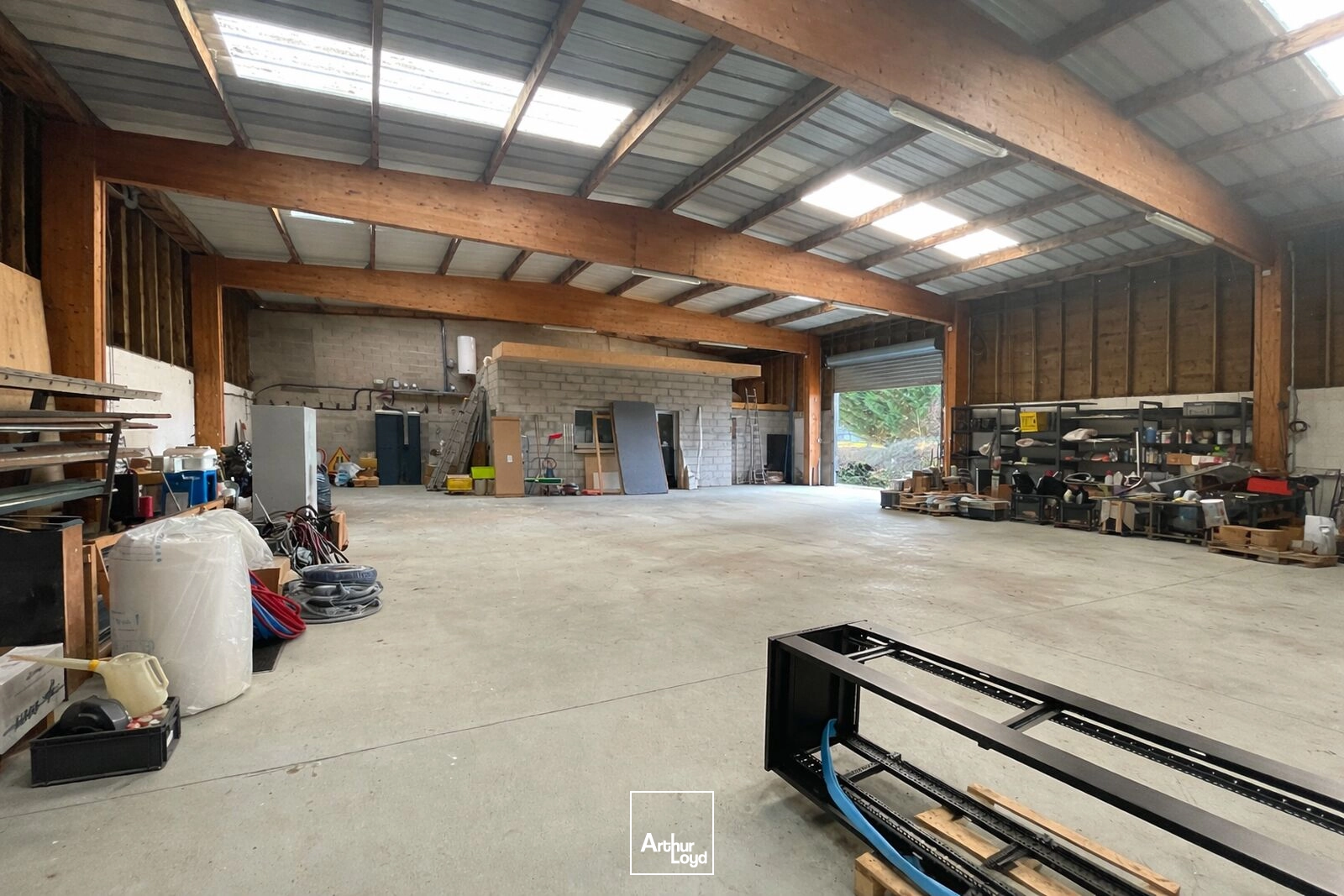 Locaux d'activité & Entrepôts - Vente - AMBLAINVILLE - 60110 - 584-584 - 7654555