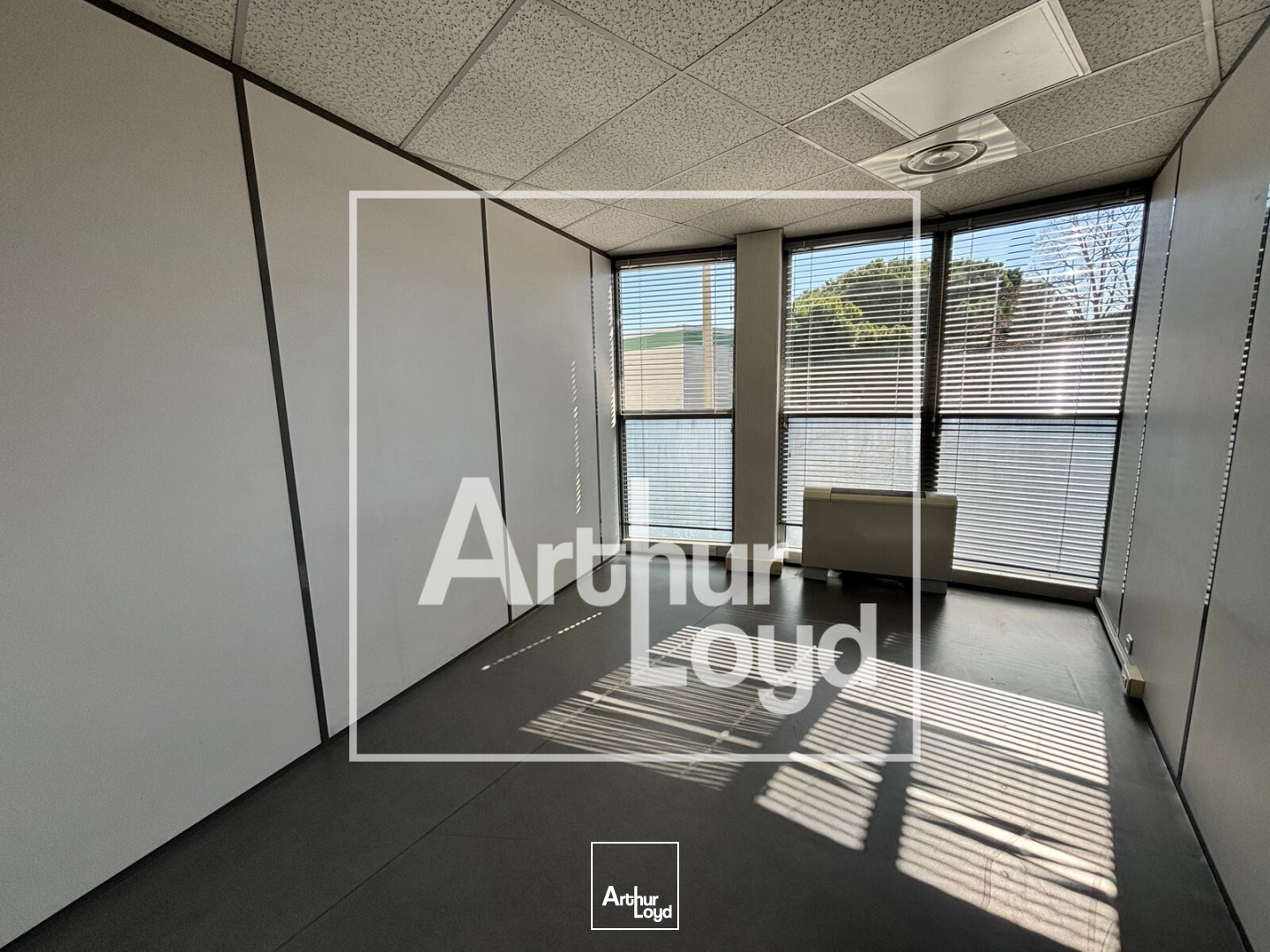 Bureaux - Location - NIMES - 30900 - 141-141 - 7669958