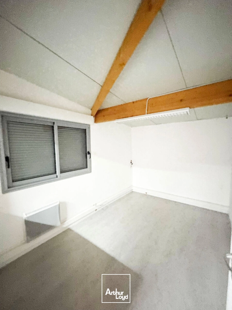 Locaux d'activité & Entrepôts - Vente - HERIC - 44810 - 210-210 - 7670096