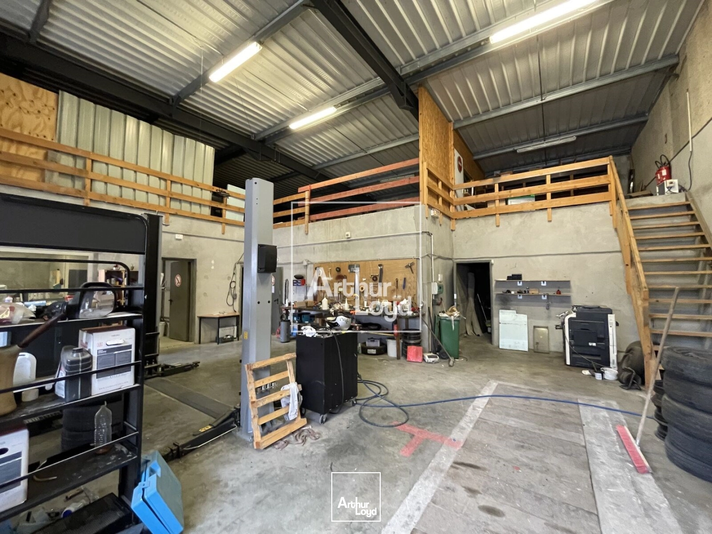 Locaux d'activité & Entrepôts - Vente - SAINT QUENTIN SUR ISERE - 38210 - 1555-1555 - 7670821