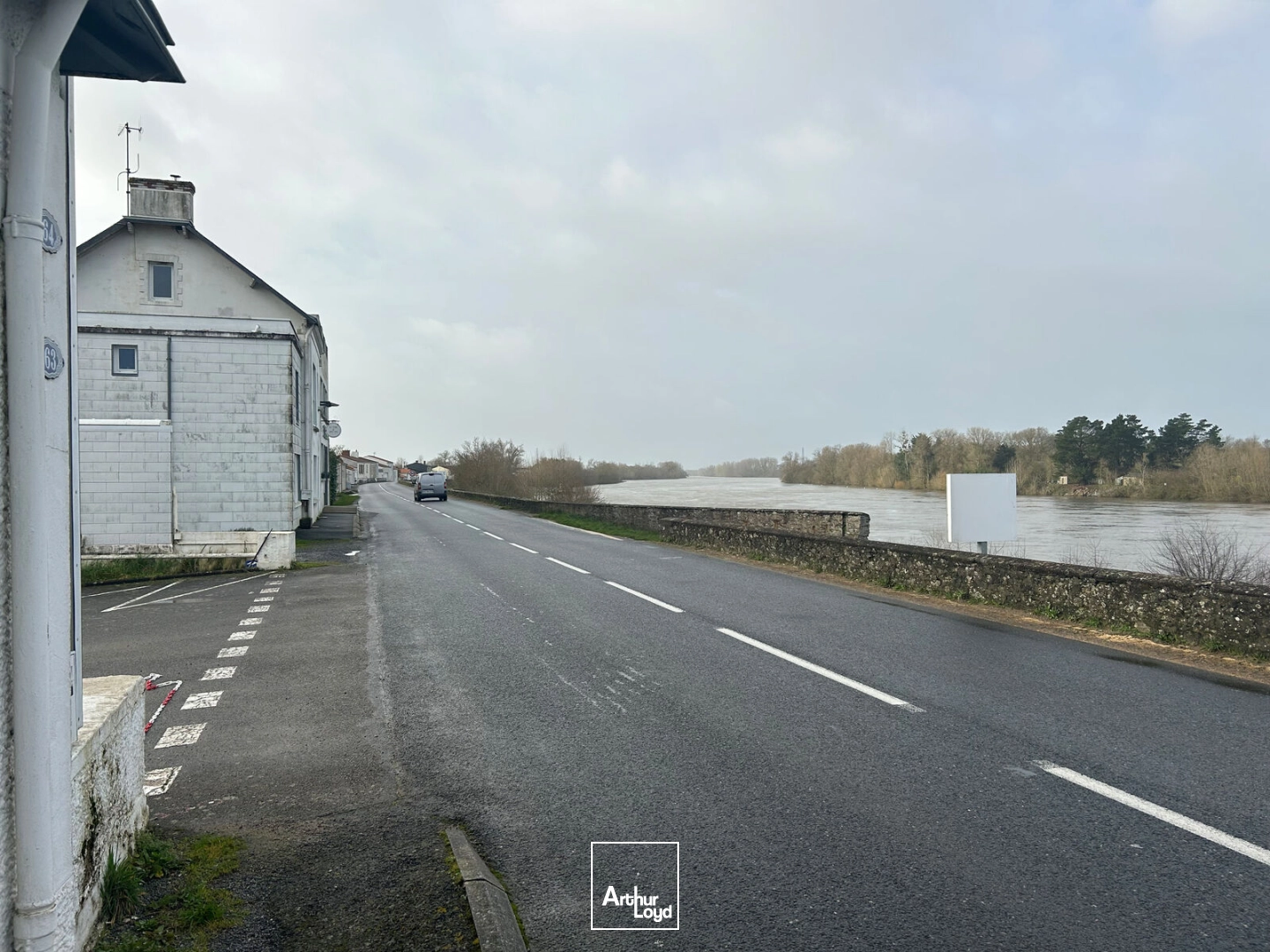 Locaux commerciaux - Location - DIVATTE SUR LOIRE - 44450 - 592-592 - 7670992