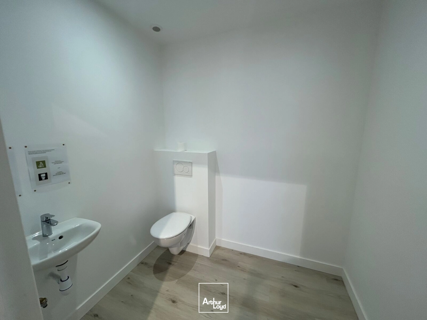 Locaux commerciaux - Location - DIVATTE SUR LOIRE - 44450 - 592-592 - 7670979