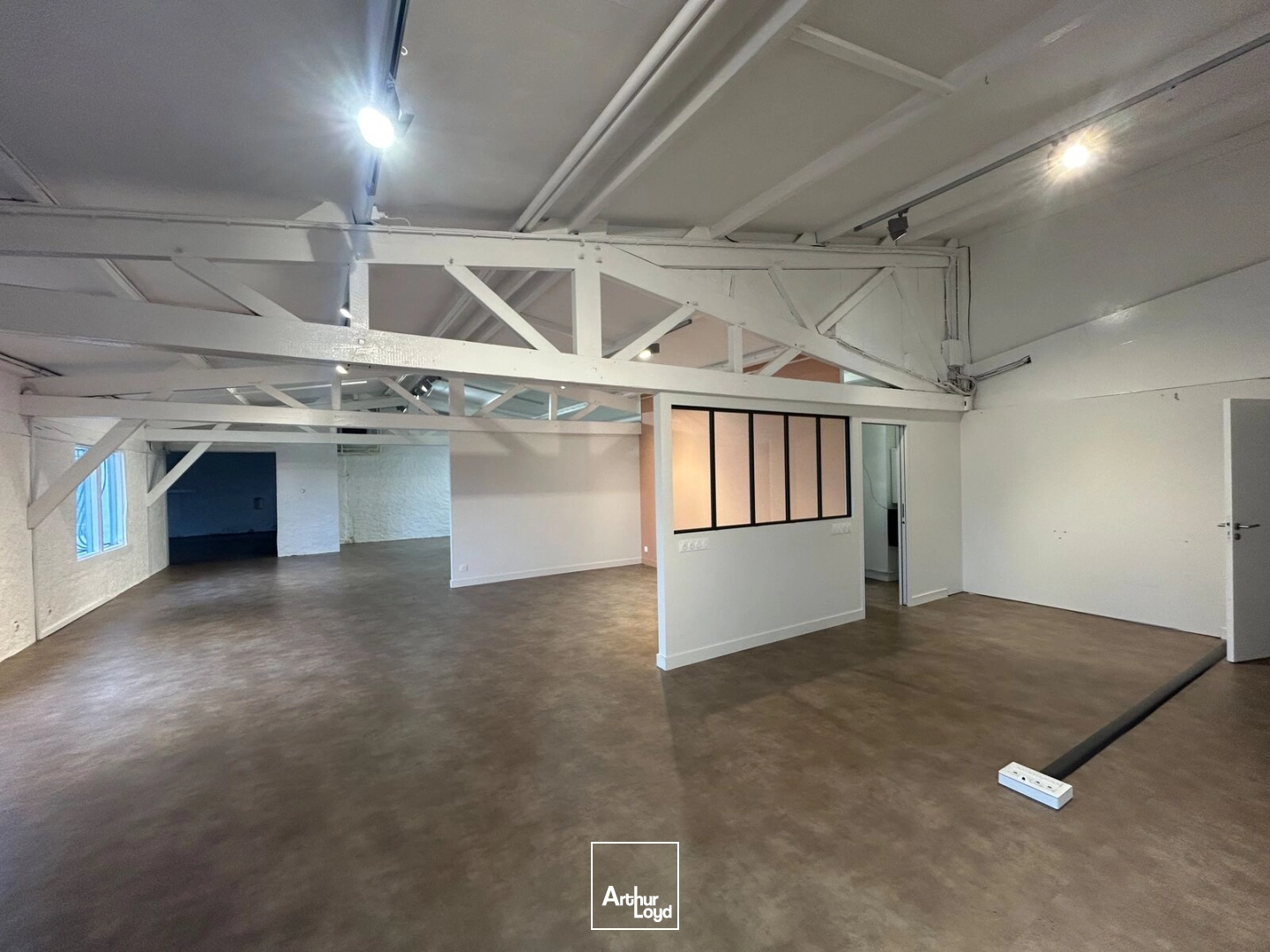 Locaux commerciaux - Location - DIVATTE SUR LOIRE - 44450 - 592-592 - 7670977