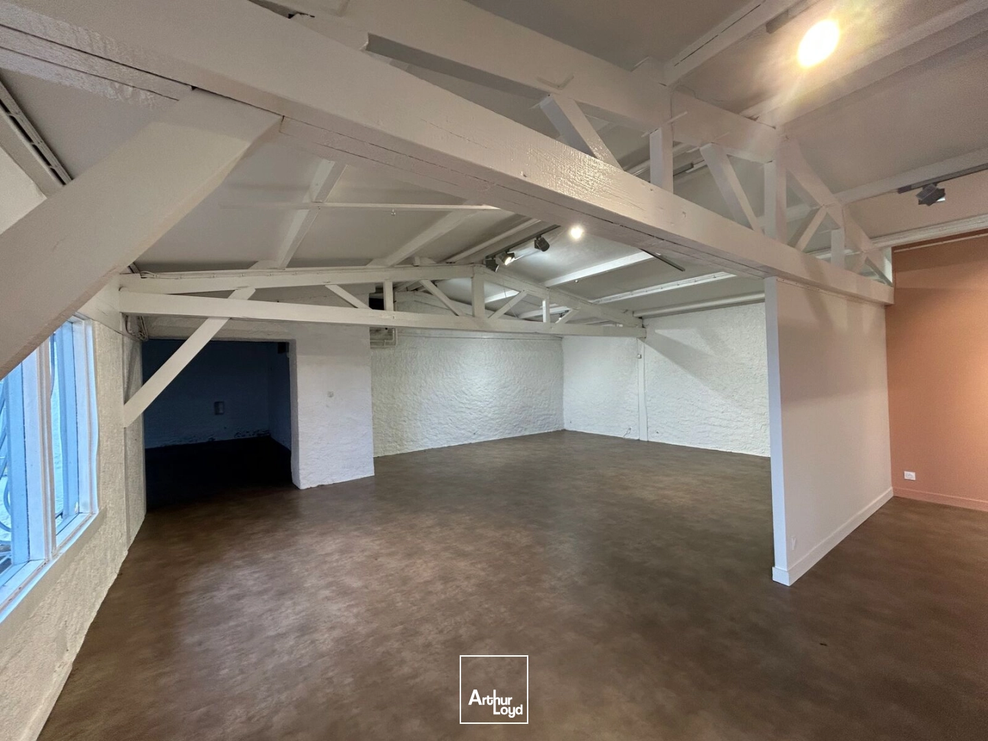 Locaux commerciaux - Location - DIVATTE SUR LOIRE - 44450 - 592-592 - 7670976