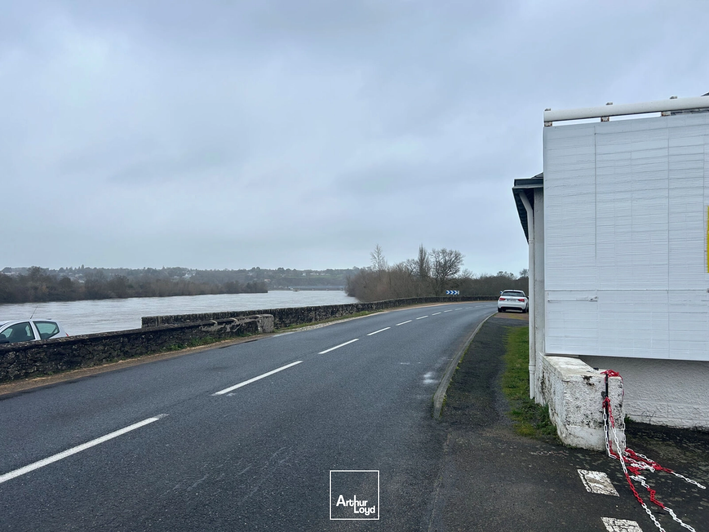 Locaux commerciaux - Location - DIVATTE SUR LOIRE - 44450 - 592-592 - 7670993