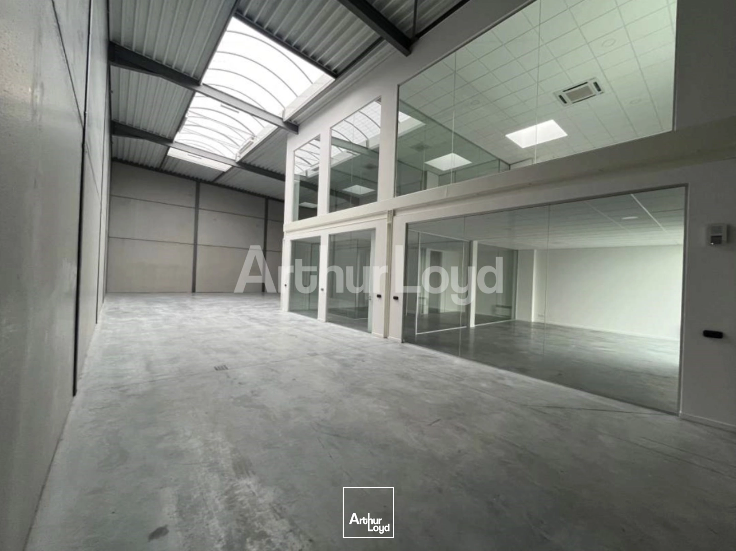 Locaux d'activité & Entrepôts - Location - NEUVILLE EN FERRAIN - 59960 - 420-947 - 7718695