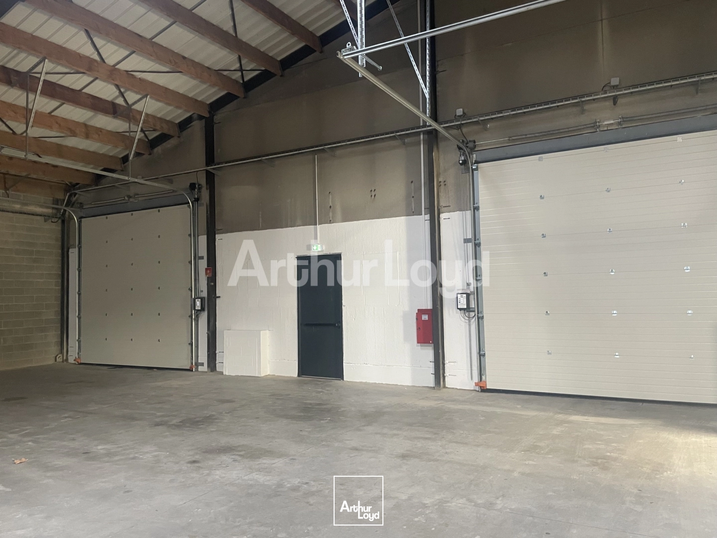 Locaux d'activité & Entrepôts - Location - NEUVILLE EN FERRAIN - 59960 - 1834-1834 - 7719847