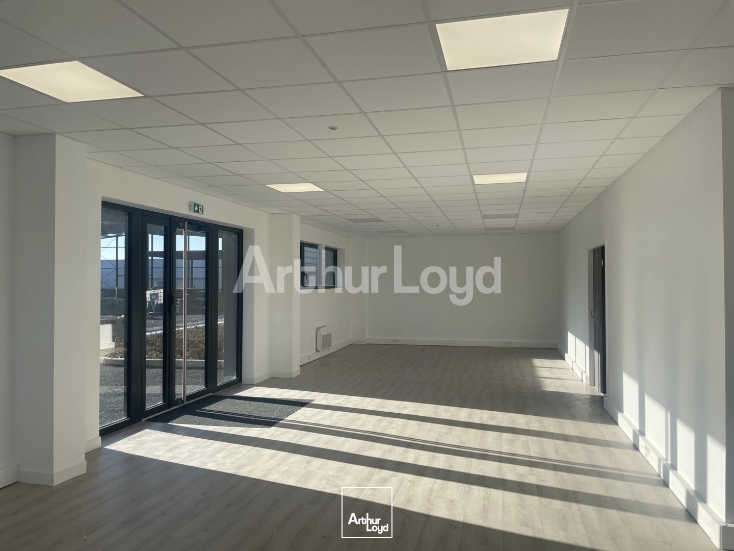 Locaux d'activité & Entrepôts - Location - NEUVILLE EN FERRAIN - 59960 - 1834-1834 - 7719848