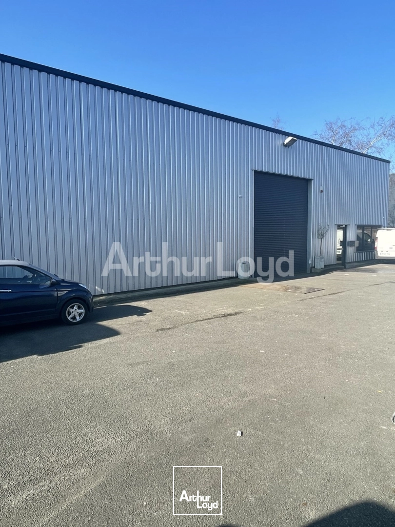 Locaux d'activité & Entrepôts - Location - NEUVILLE EN FERRAIN - 59960 - 588-588 - 7720648