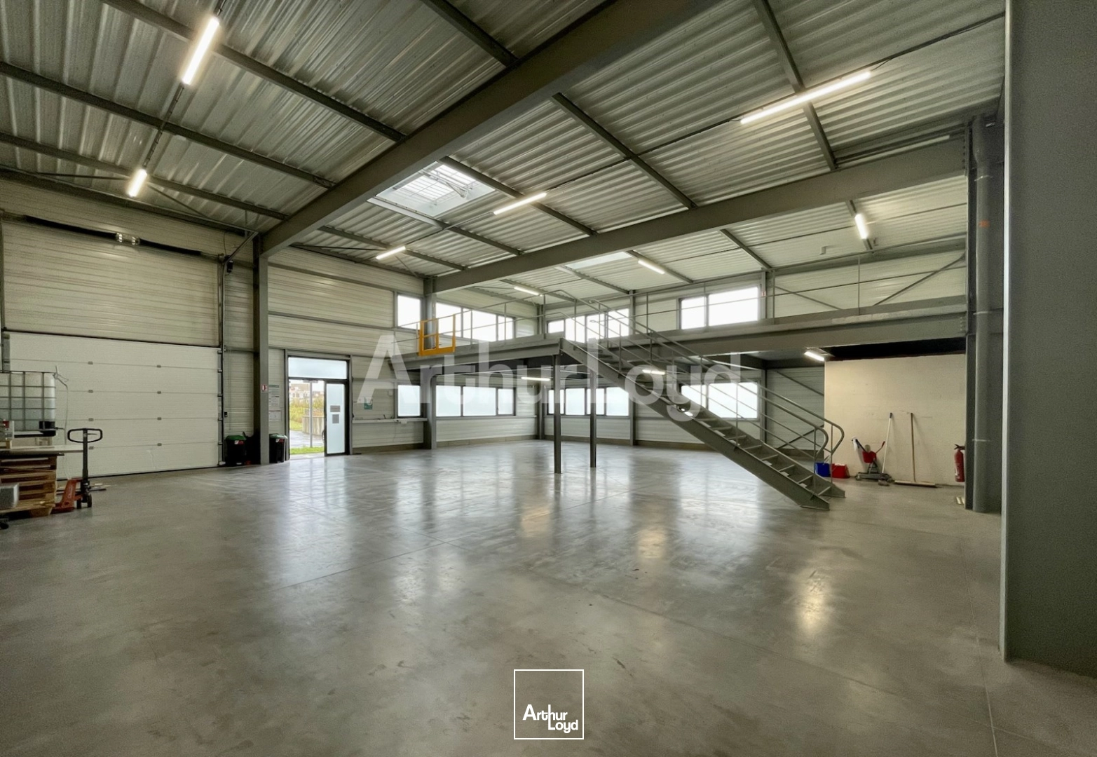 Locaux d'activité & Entrepôts - Location - COQUELLES - 62231 - 360-360 - 7720706