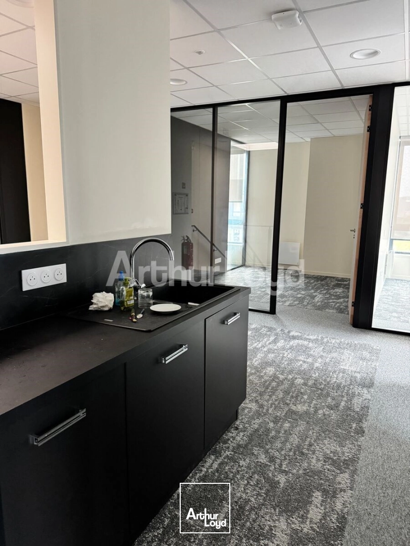 Locaux d'activité & Entrepôts - Location - AVELIN - 59710 - 684-684 - 7721647