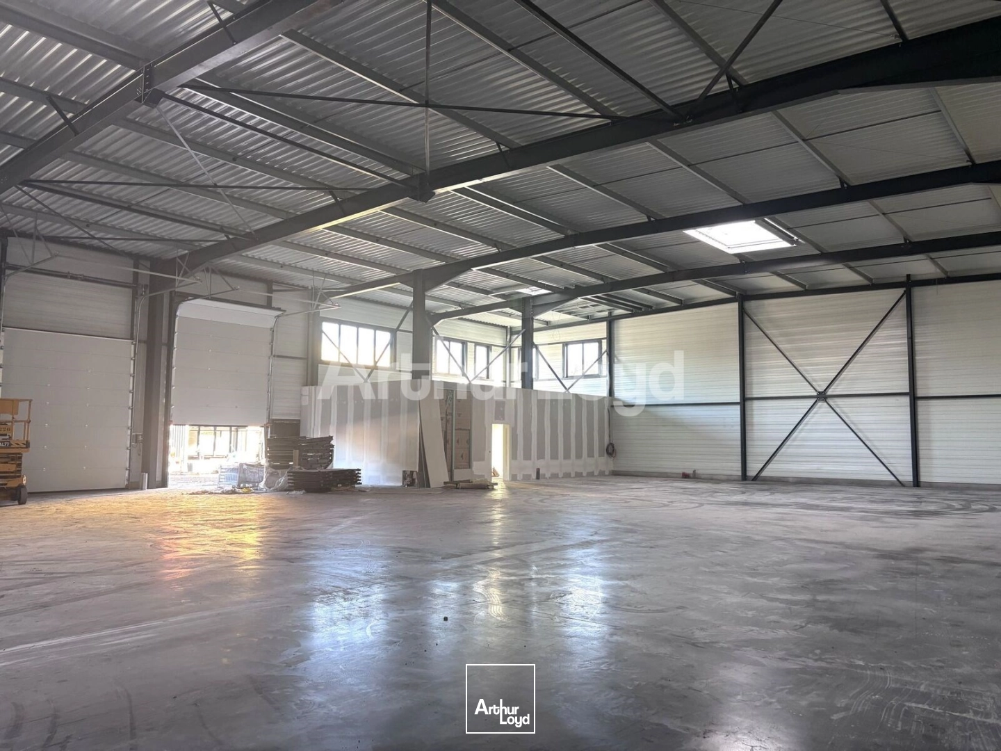 Locaux d'activité & Entrepôts - Location - LYS LEZ LANNOY - 59390 - 303-6880 - 7721710