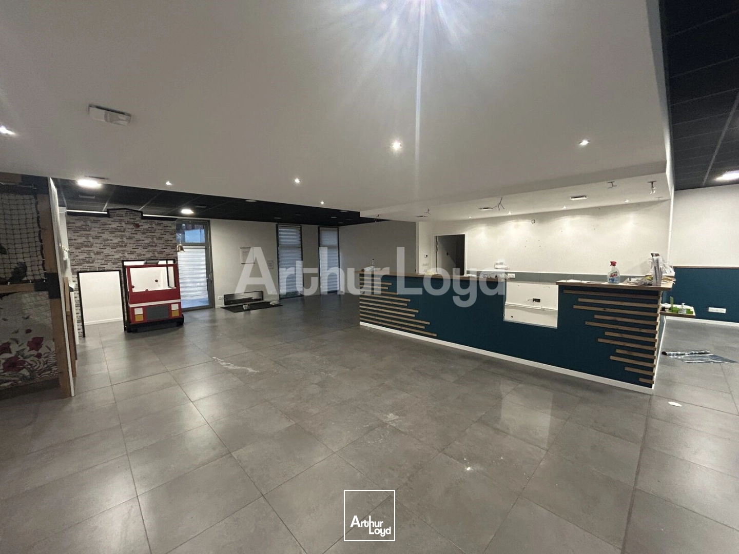 Locaux commerciaux - Location - PERENCHIES - 59840 - 166.65-166.65 - 7722438