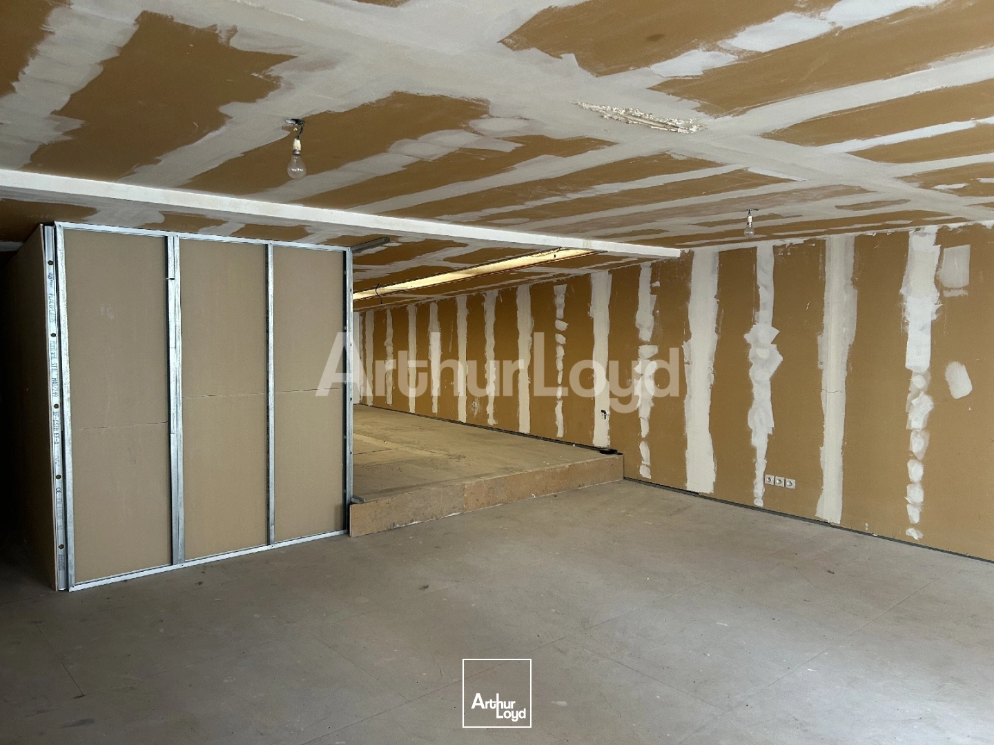 Locaux commerciaux - Location - LILLE - 59000 - 90-265 - 7724186