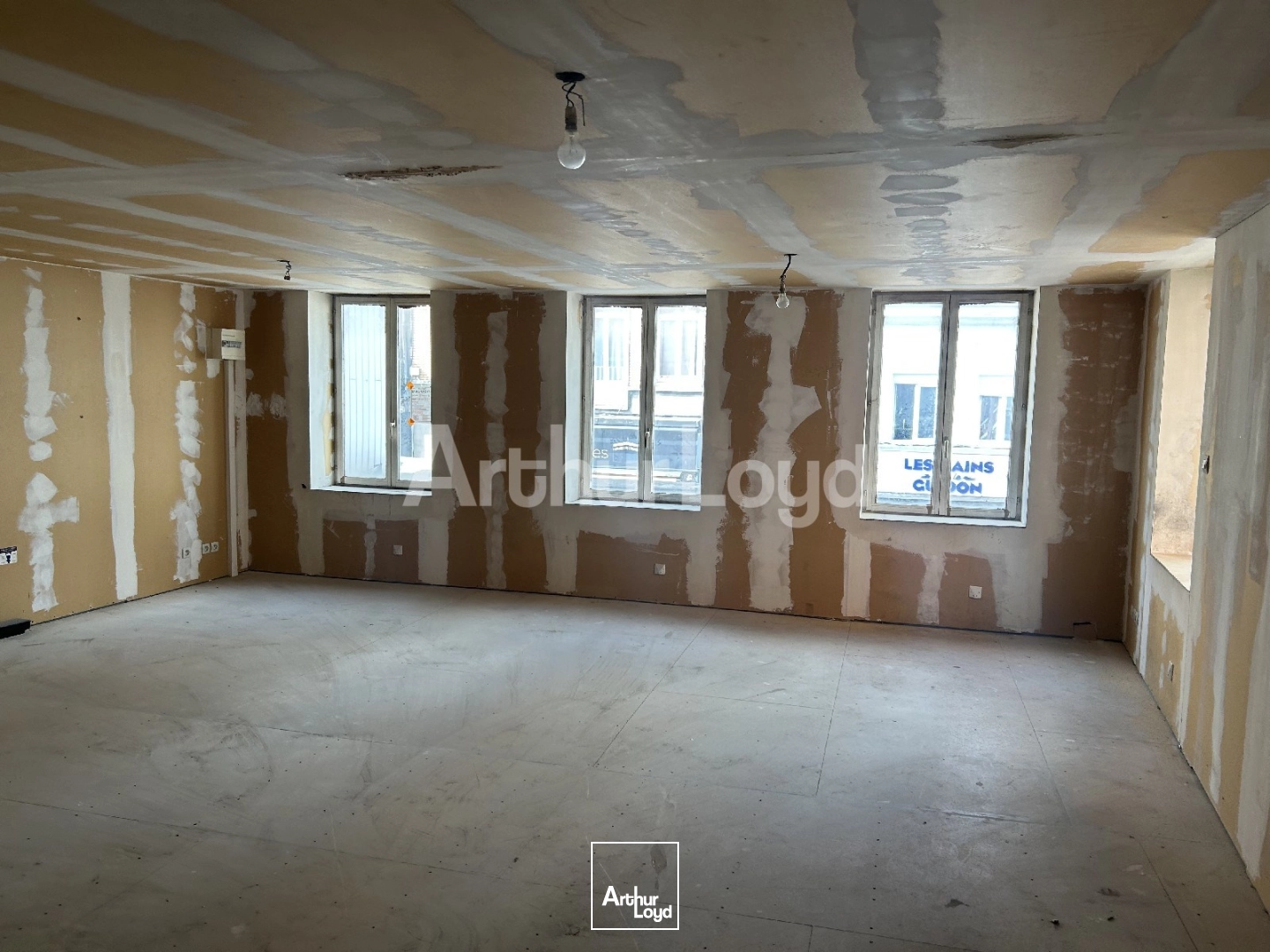 Locaux commerciaux - Location - LILLE - 59000 - 90-265 - 7724187