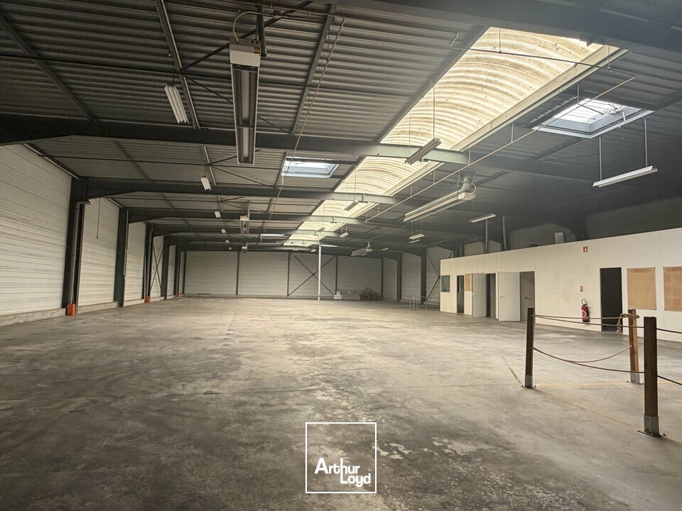 Locaux d'activité & Entrepôts - Location - BOURGES - 18000 - 1118-1118 - 7726571