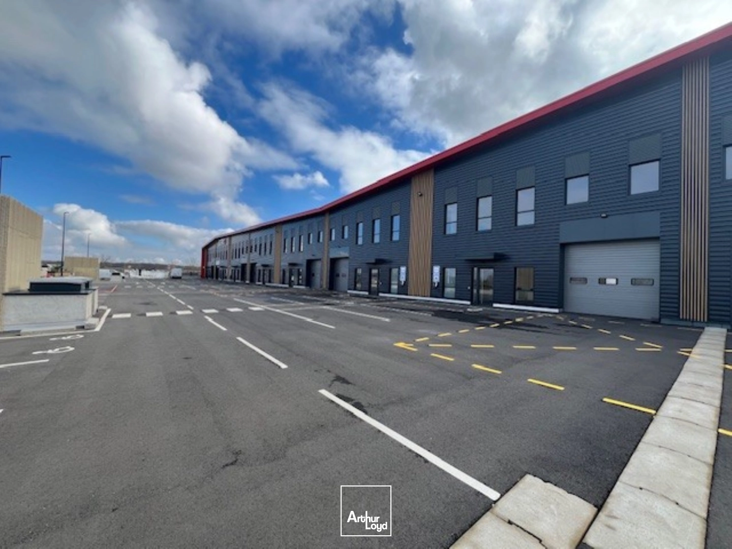 Locaux d'activité & Entrepôts - Location - ELANCOURT - 78990 - 542-2704 - 7726938