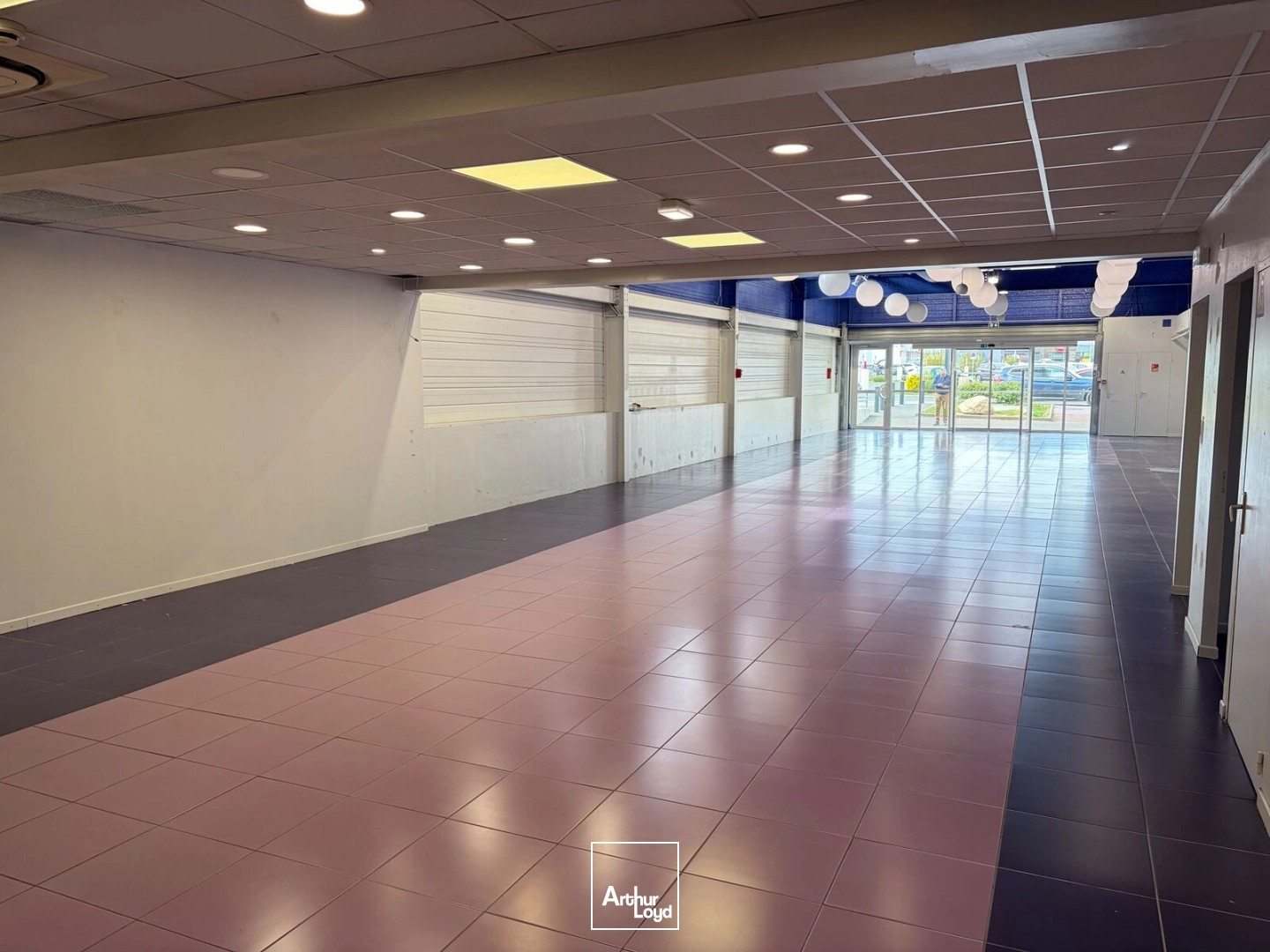 Locaux commerciaux - Location - VENETTE - 60280 - 332-332 - 7733432