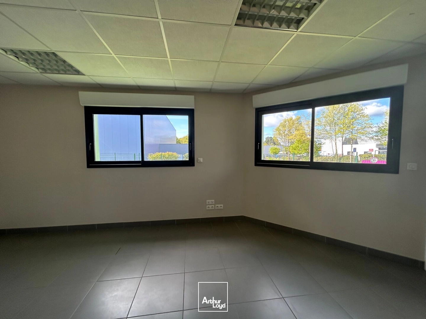 Locaux d'activité & Entrepôts - Location - SAINT NAZAIRE - 44600 - 541.45-541.45 - 7736425