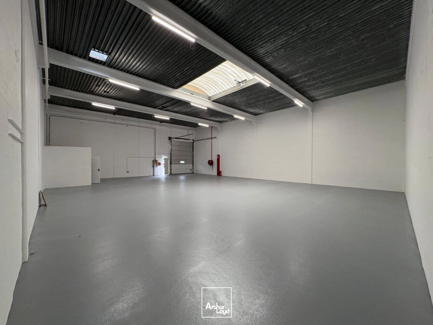 Locaux commerciaux - Location - ERAGNY - 95610 - 298-2301 - 7736780