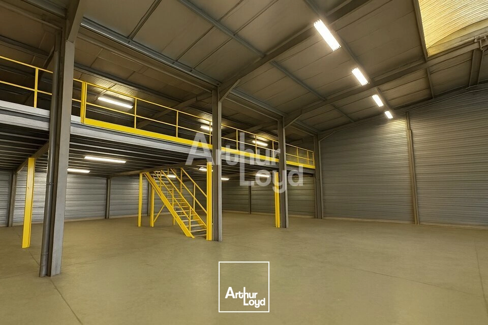 Locaux d'activité & Entrepôts - Location - PORTE-DE-SAVOIE - 73800 - 1500-1500 - 7779839