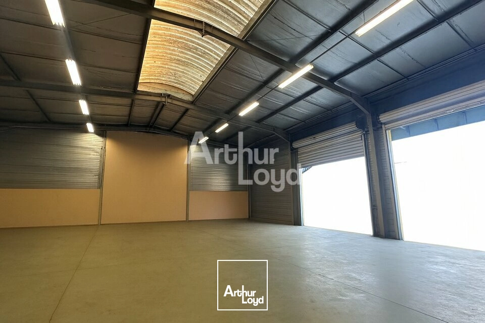 Locaux d'activité & Entrepôts - Location - PORTE-DE-SAVOIE - 73800 - 1500-1500 - 7779835