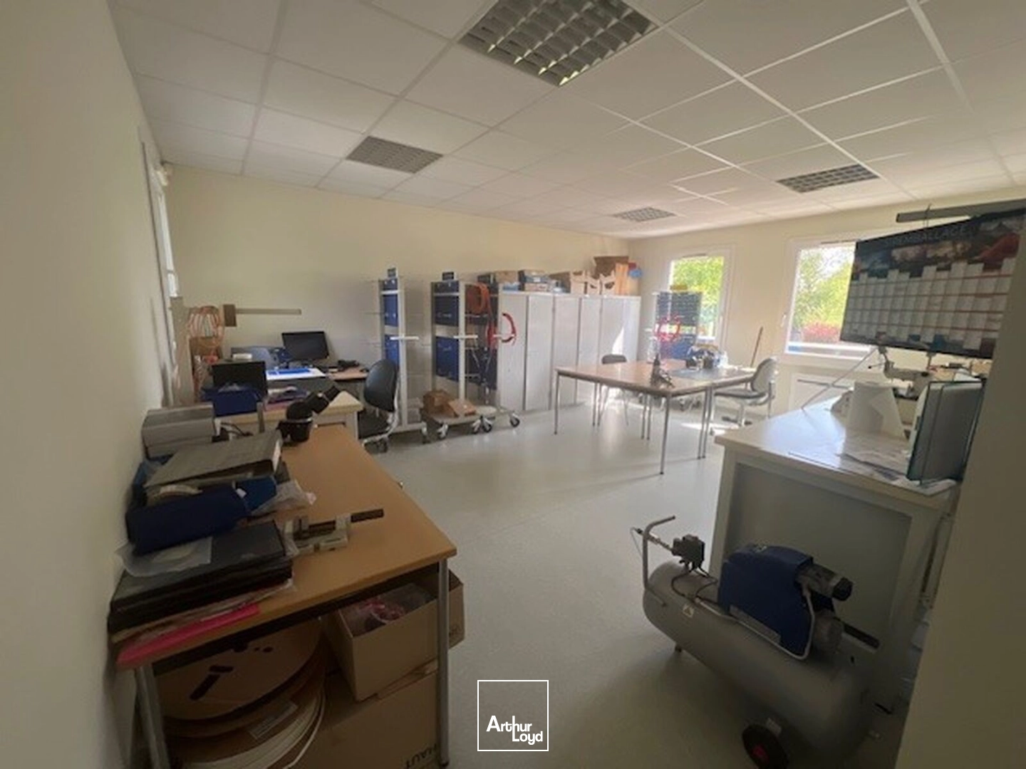 Locaux d'activité & Entrepôts - Vente - GOMETZ LE CHATEL - 91940 - 520-520 - 7822460