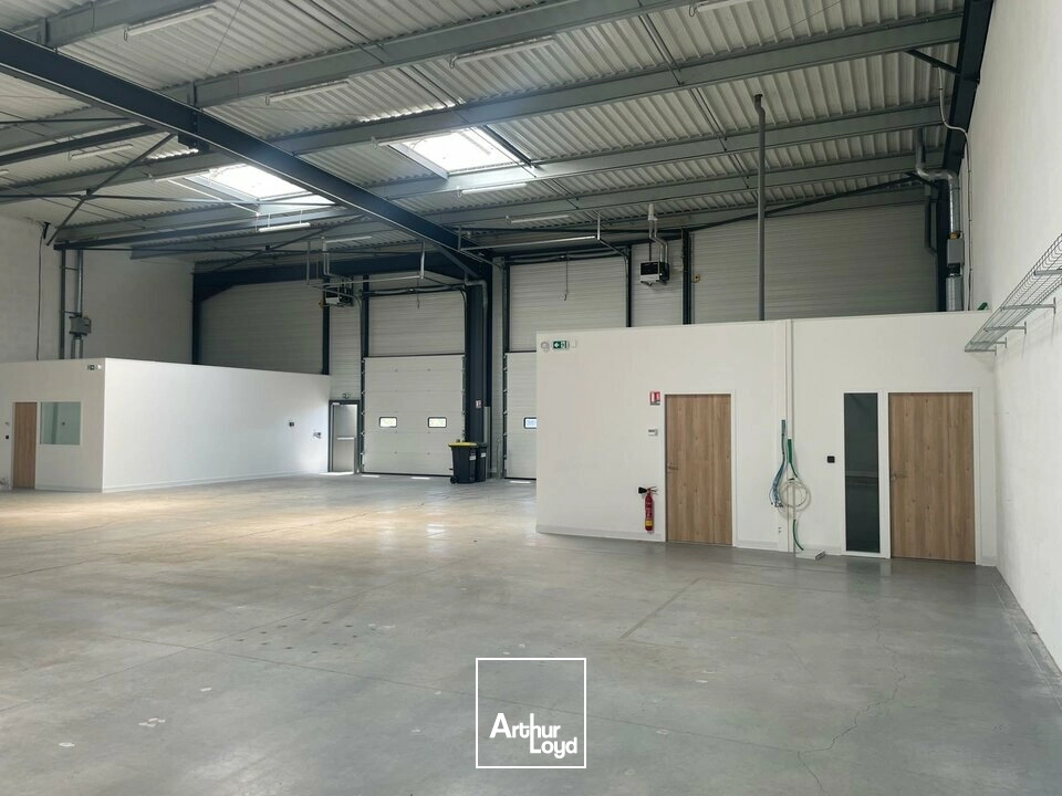 Locaux d'activité & Entrepôts - Location - DOMPIERRE-SUR-YON - 85170 - 747-747 - 7826376