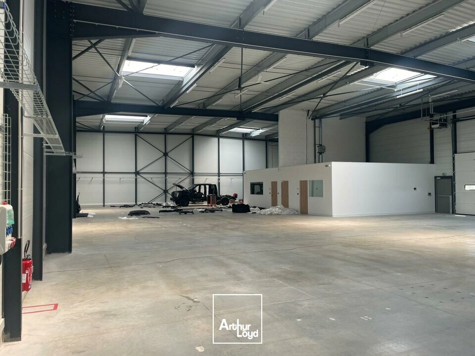 Locaux d'activité & Entrepôts - Location - DOMPIERRE-SUR-YON - 85170 - 747-747 - 7826377