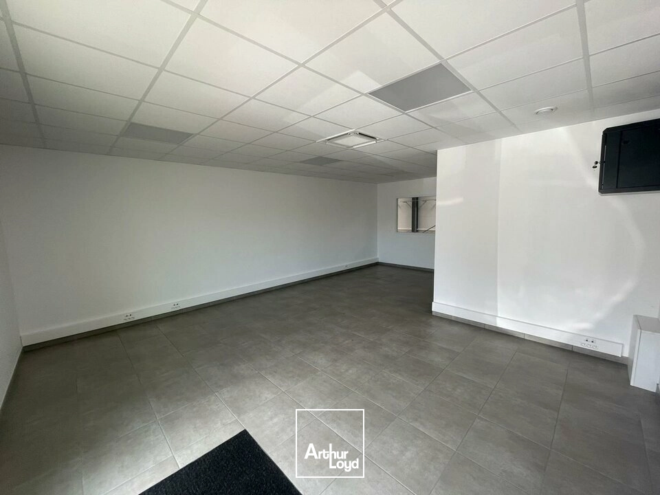 Locaux d'activité & Entrepôts - Location - DOMPIERRE-SUR-YON - 85170 - 747-747 - 7826380