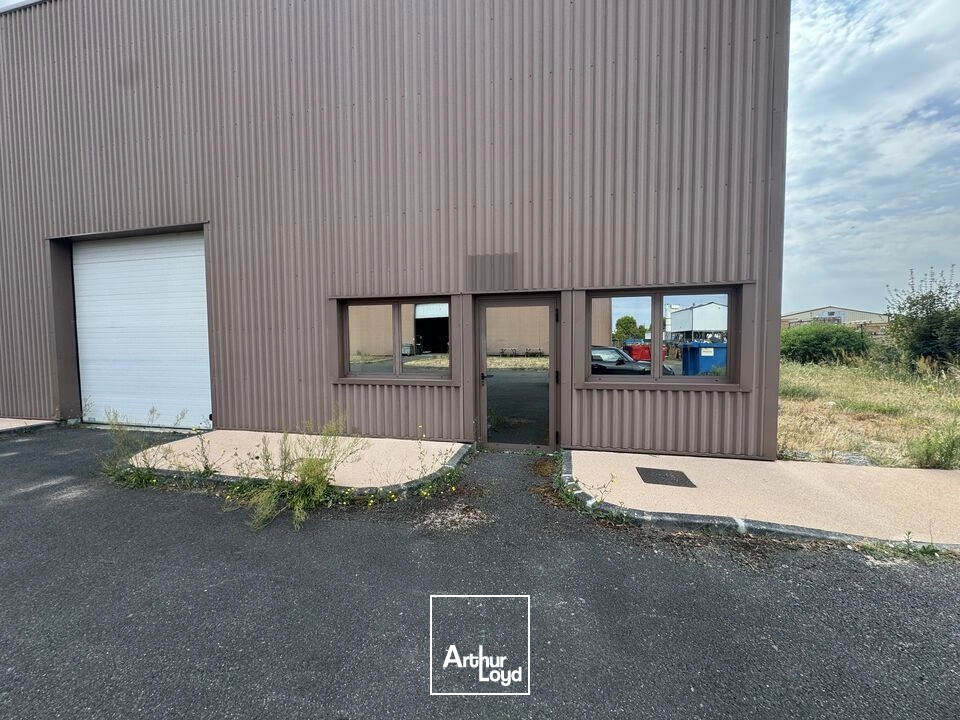 Locaux d'activité & Entrepôts - Location - MONTLOUIS SUR LOIRE - 37270 - 252-252 - 7826409
