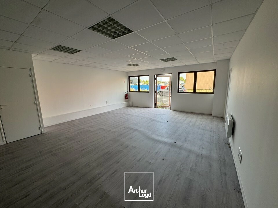 Locaux d'activité & Entrepôts - Location - MONTLOUIS SUR LOIRE - 37270 - 252-252 - 7826411