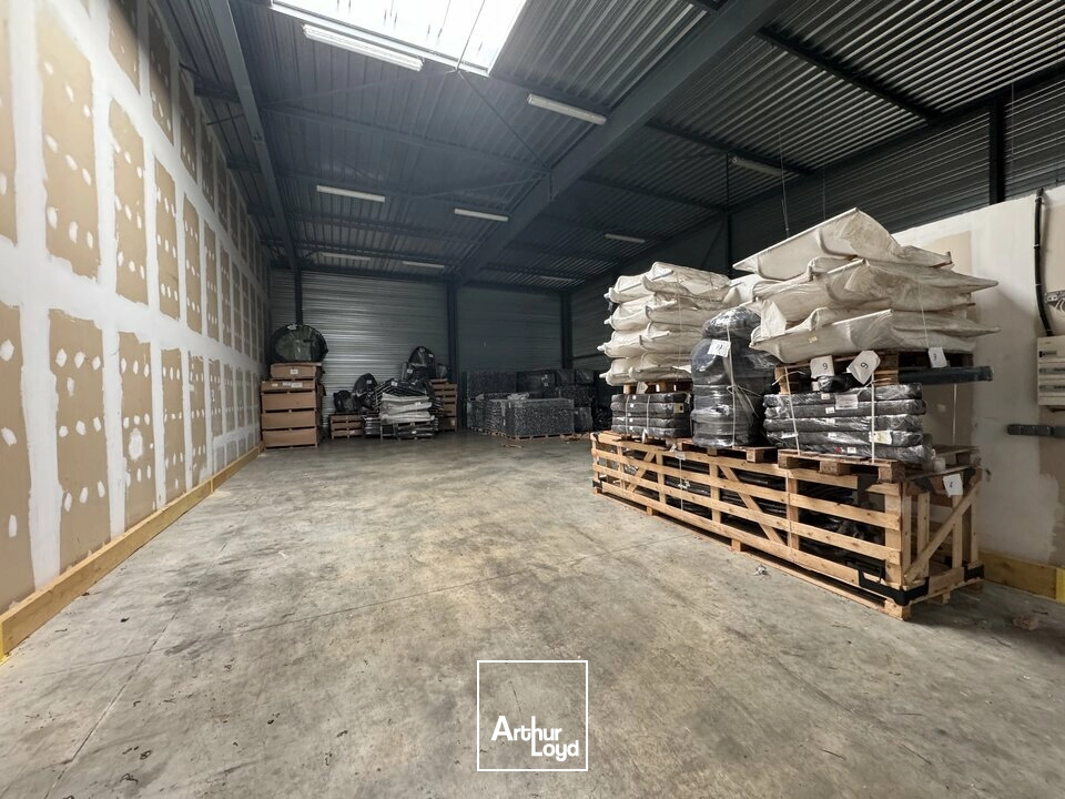 Locaux d'activité & Entrepôts - Location - MONTLOUIS SUR LOIRE - 37270 - 252-252 - 7826412