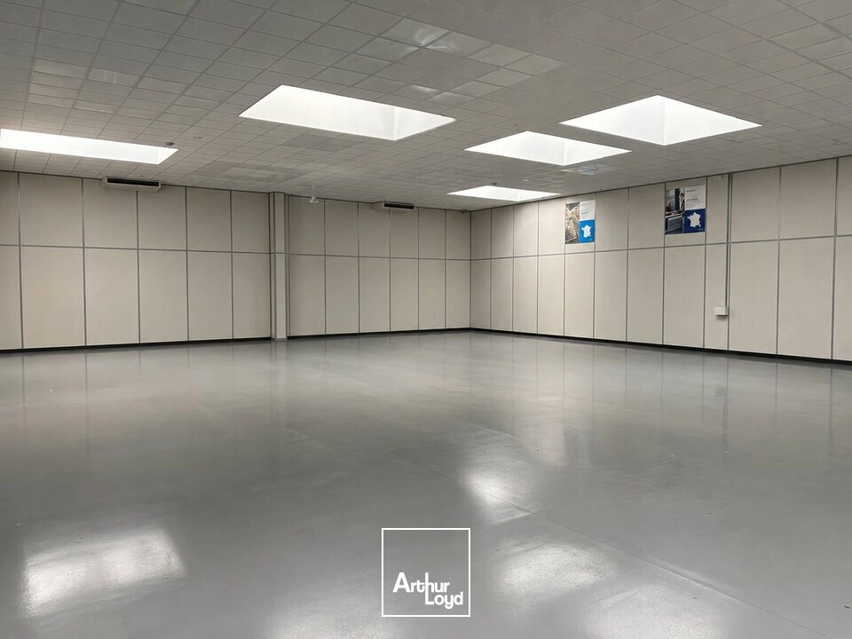Locaux commerciaux - Vente - LES HERBIERS - 85500 - 705-705 - 7827420