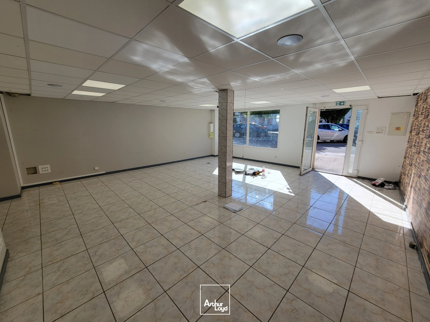Locaux commerciaux - Location - L isle sur le doubs - 25250 - 75-75 - 7827926