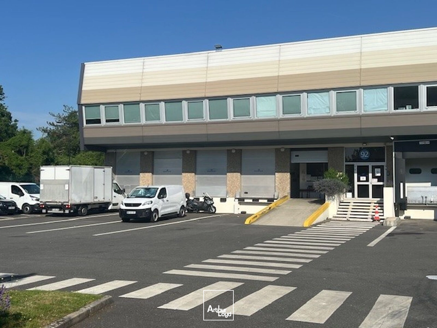 Locaux d'activité & Entrepôts - Location - BUC - 78530 - 615-1395 - 7830550