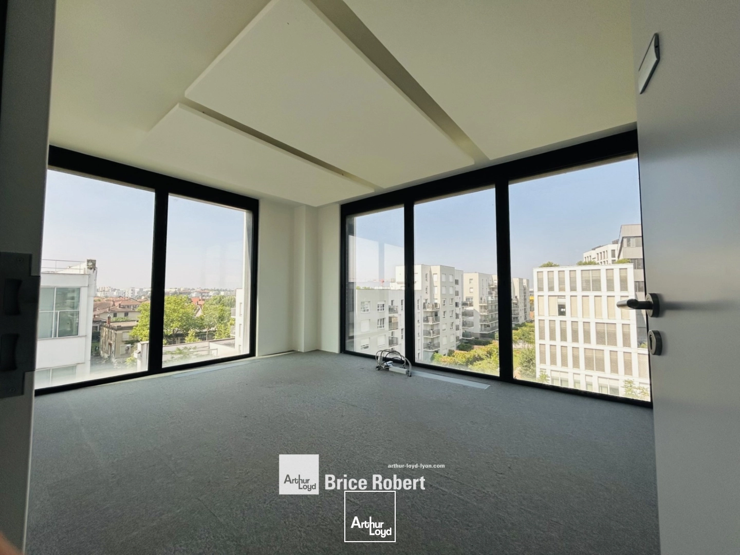 Bureaux - Location - VAULX EN VELIN - 69120 - 287.56-2867.54 - 7835765